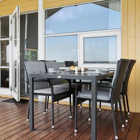 Awesome In With Kitchen Holiday home Allingabro