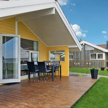 Awesome In With Kitchen Holiday home Allingabro